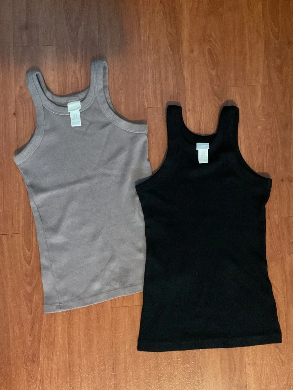 H&M Ribbed Tank Top - Size XS - Picture 1 of 3